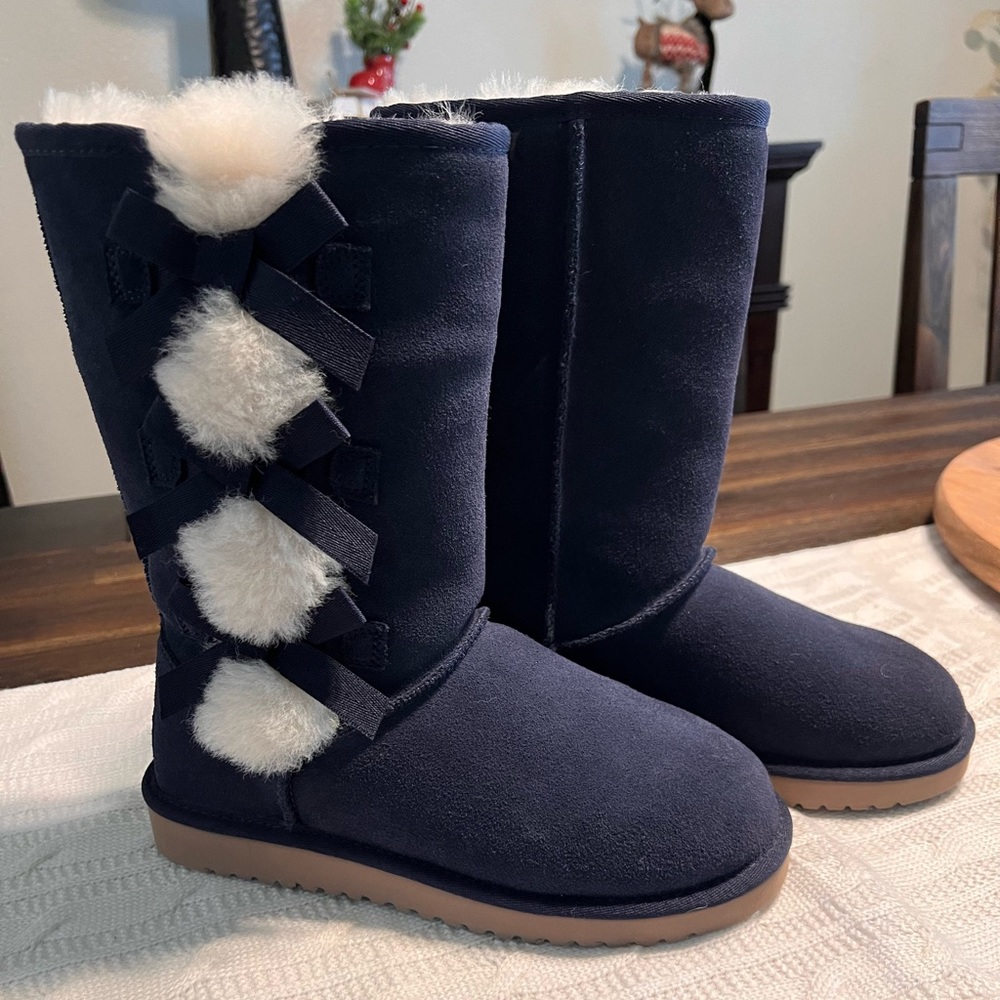 New without tags Koolaburra boots size 6